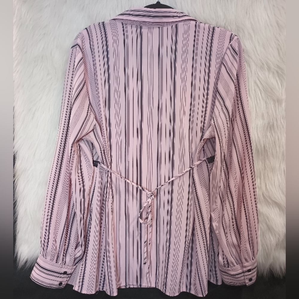 Motherhood Maternity Pink and Black Long Sleeve V-neck Striped Top Size 1X - Picture 11 of 13